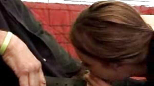 يقدم الفك إسقاط فاتنة سمراء مدبوغة لها شق اجمل افلام سكس اجنبية مترجمة وردي