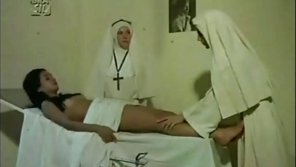 امرأة سمراء مطيع سيلفيا لانكوم الملاعين لها مثلية GF مع قضيب اجمل افلام سكس مترجم عربي جلدي